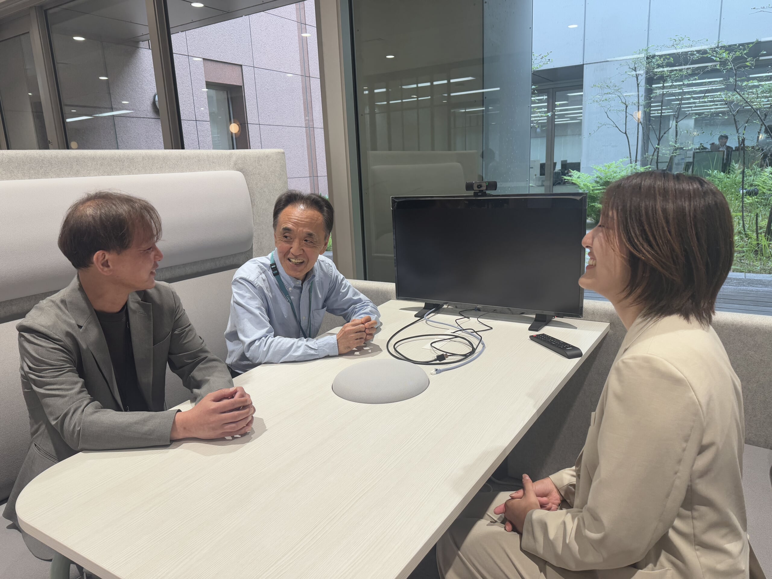 夛田氏、澤田氏とFLEXYコンサルタント 濱